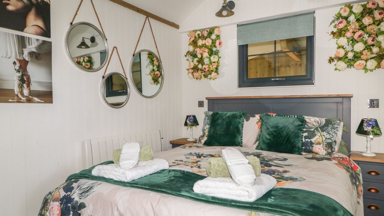 Photo of Others in Wing