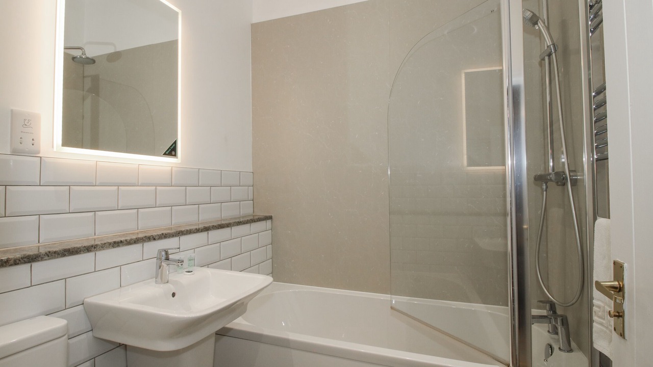 Photo of Bathroom in Onibury
