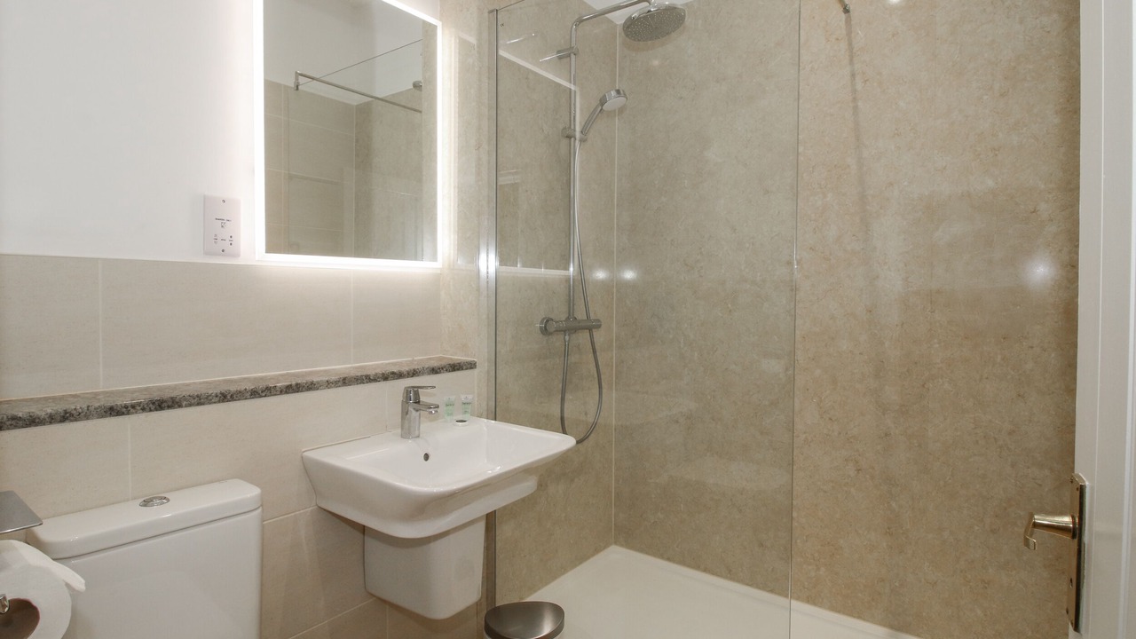 Photo of Bathroom in Onibury