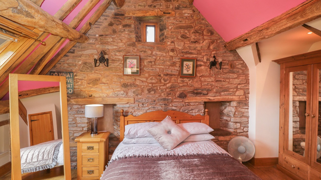 Photo of Others in Llantilio Pertholey