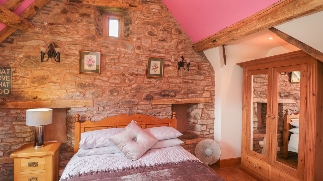 Photo of Others in Llantilio Pertholey