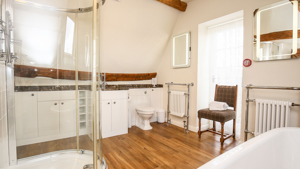 Photo of Others in South Leigh