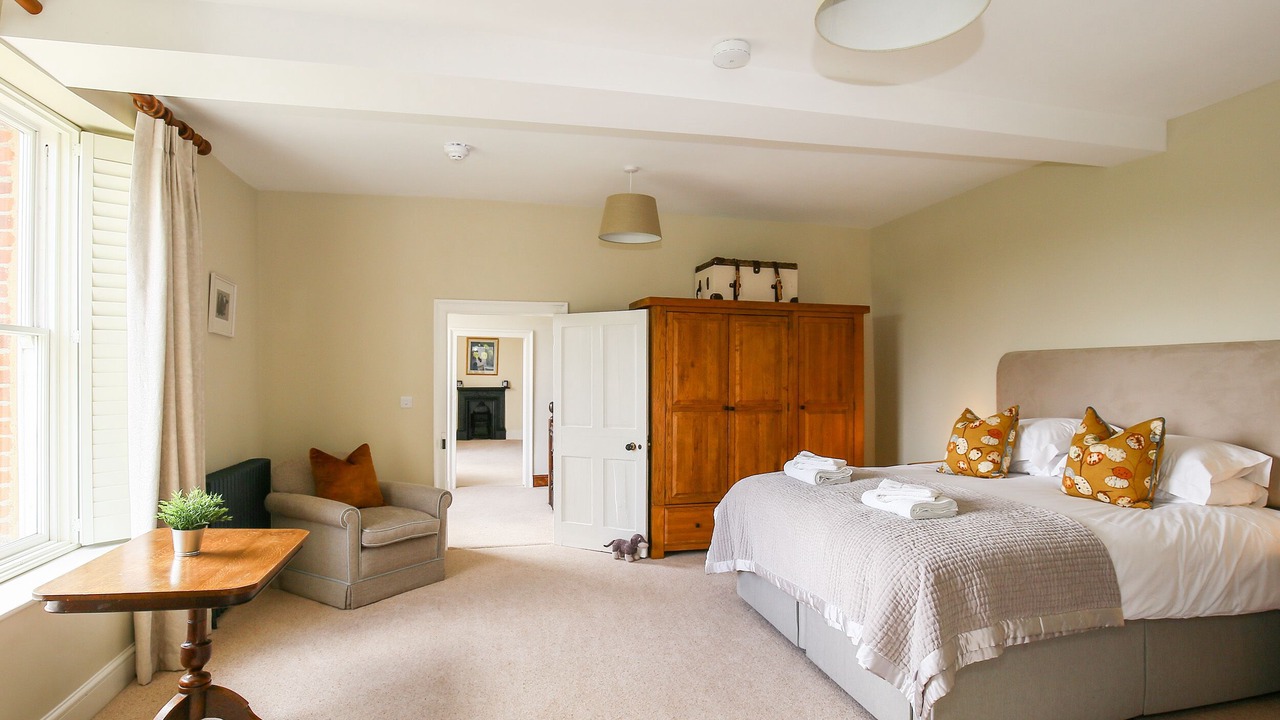 Photo of Others in South Leigh