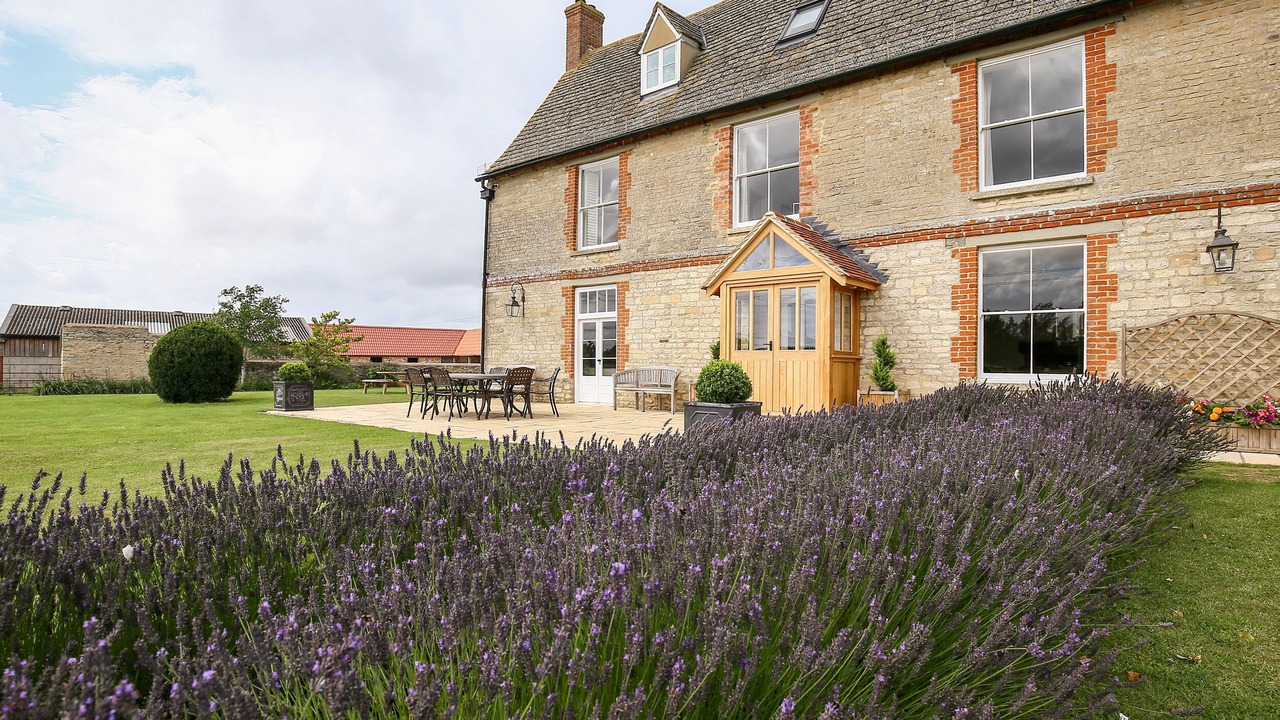 Photo of Others in South Leigh