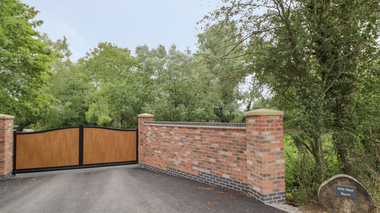 Photo of Others in Weston under Penyard