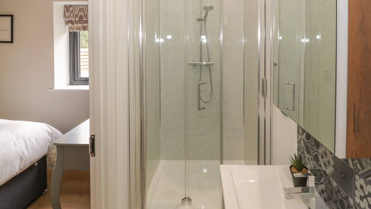 Photo of Others in Weston under Penyard