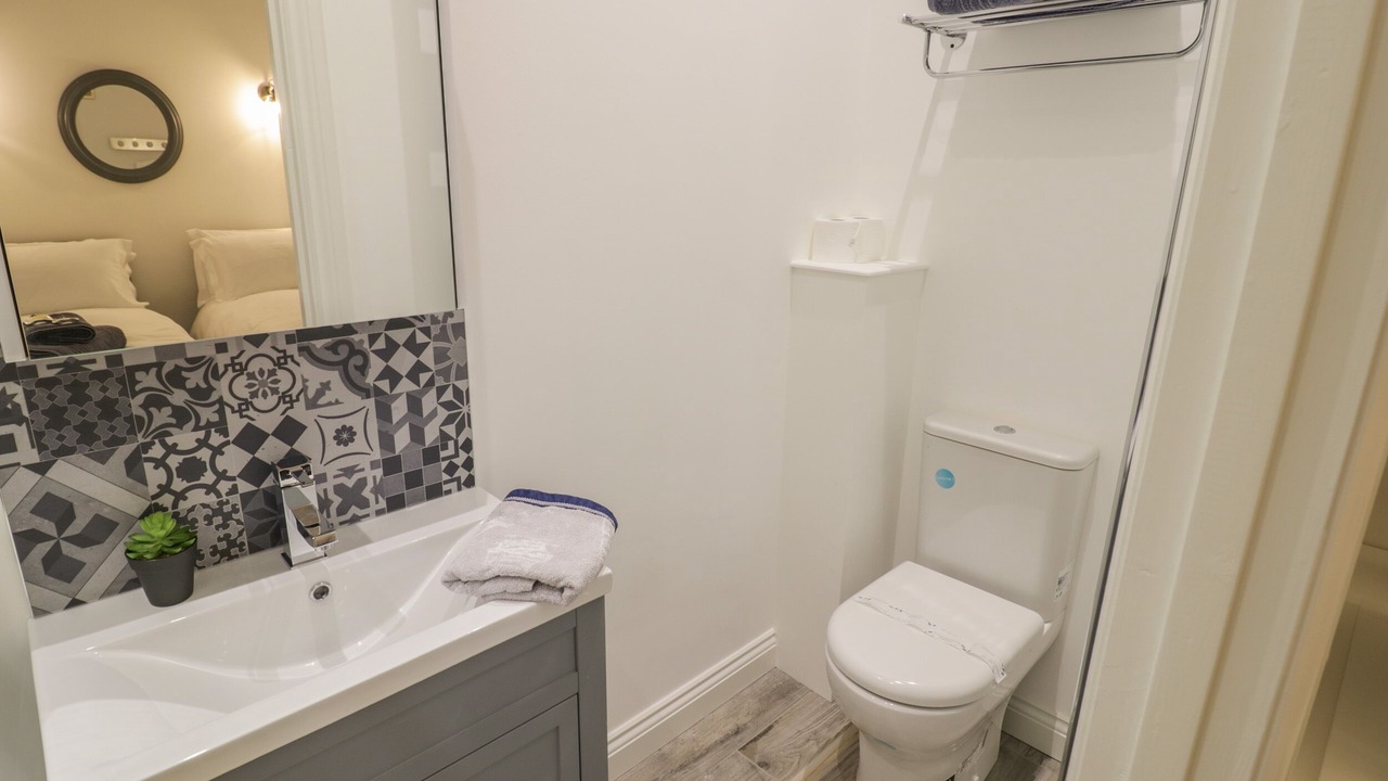 Photo of Others in Weston under Penyard