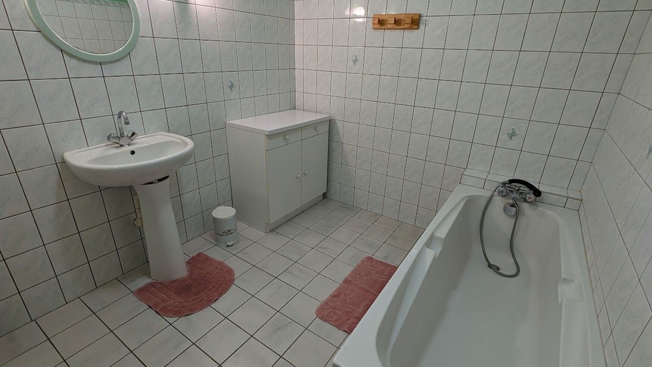 Photo of Others in Esley