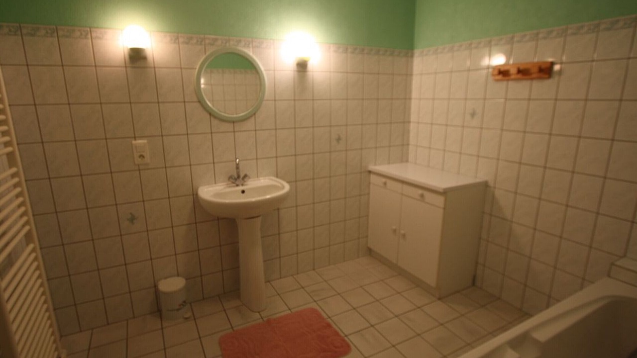 Photo of Others in Esley