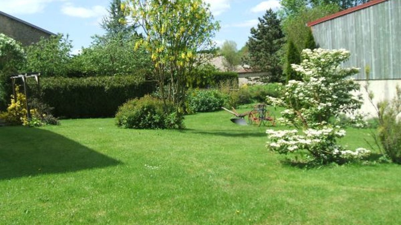 Photo of Outdoor in Esley