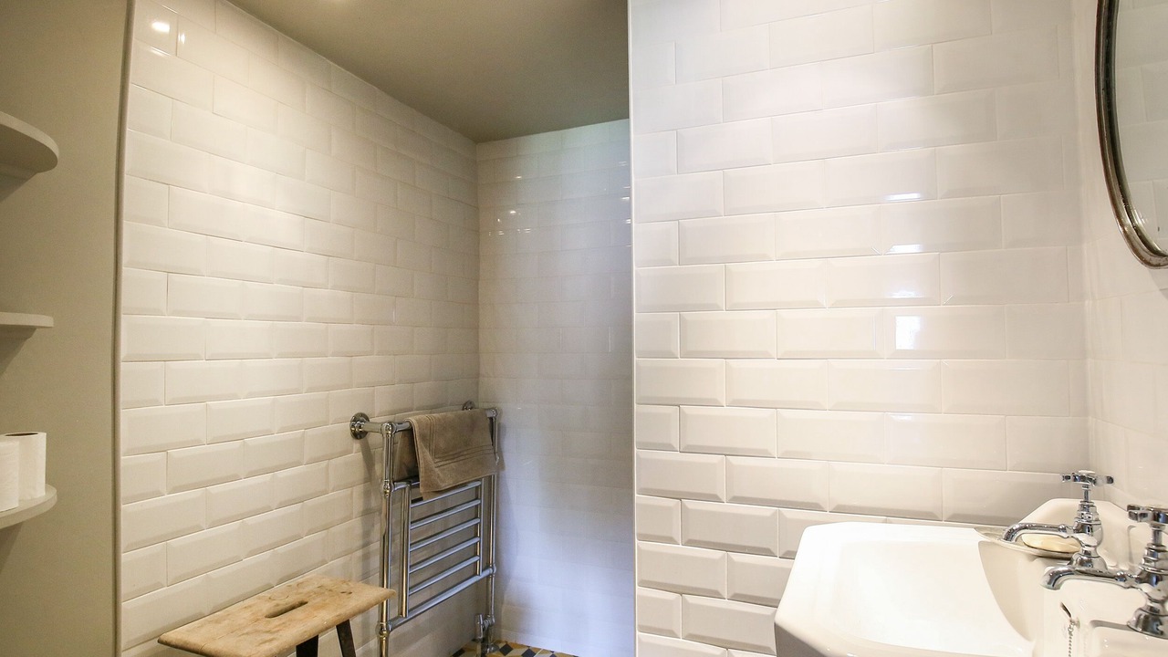 Photo of Bathroom in Coln St Aldwyns