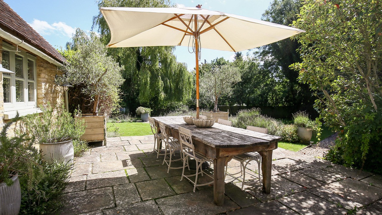 Photo of Patio Balcony in Coln St Aldwyns