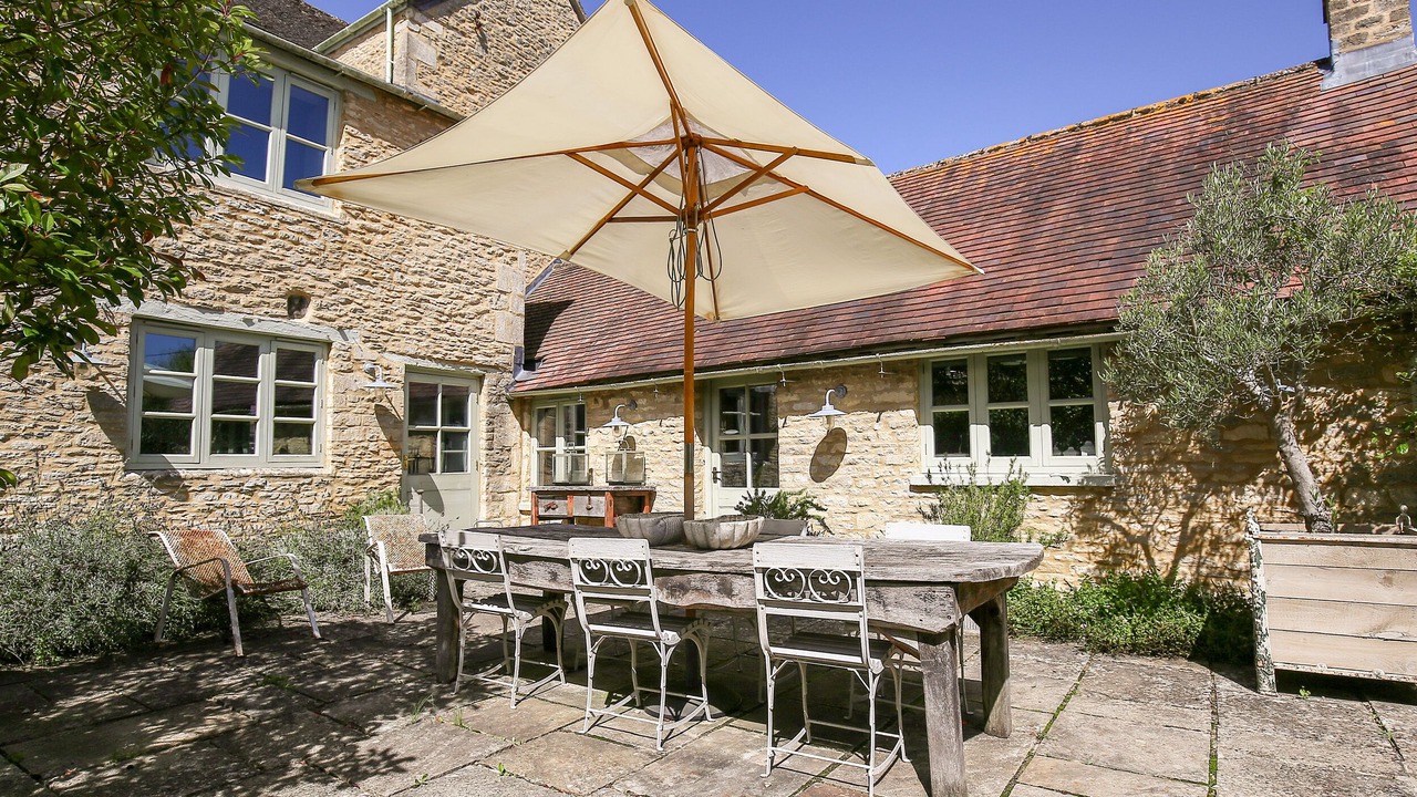 Photo of Patio Balcony in Coln St Aldwyns