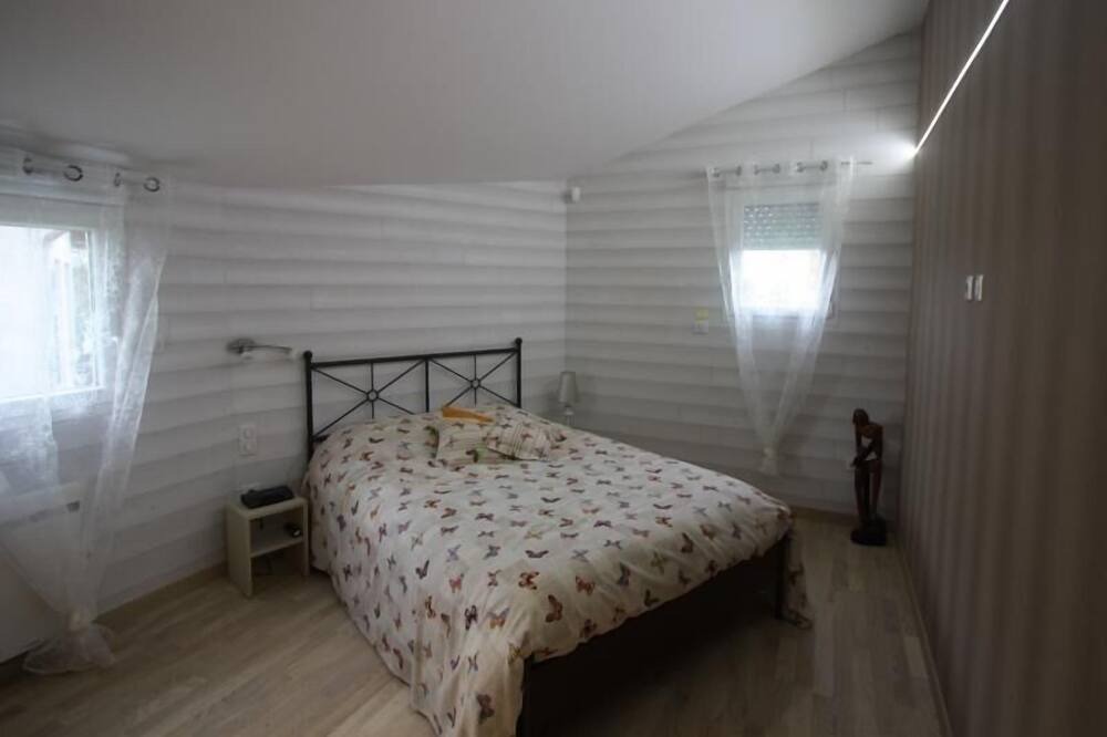 Photo of Bedroom in Chamagne