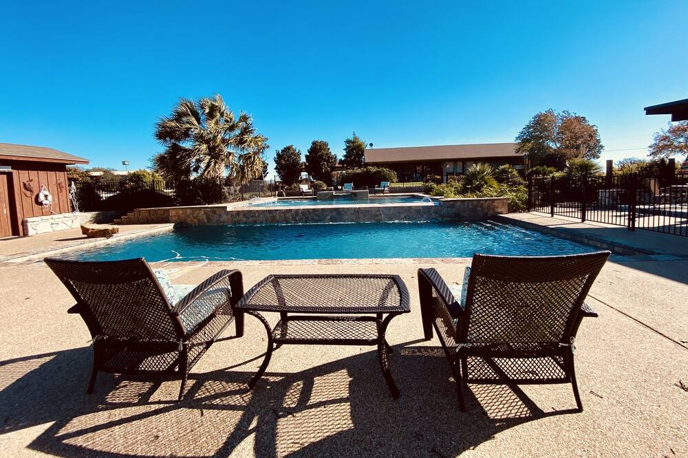Photo of Outdoor in Alvarado