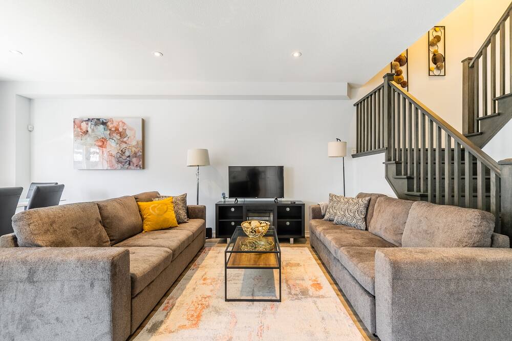 Photo of Livingroom in Stoney Creek