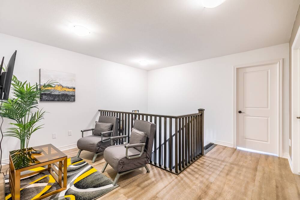 Photo of Livingroom in Stoney Creek