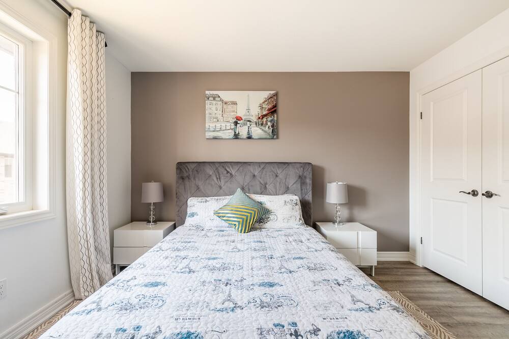 Photo of Bedroom in Stoney Creek