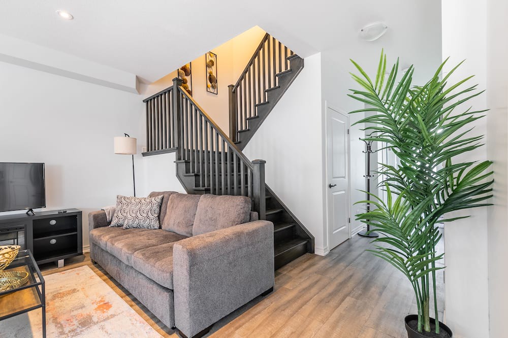 Photo of Livingroom in Stoney Creek