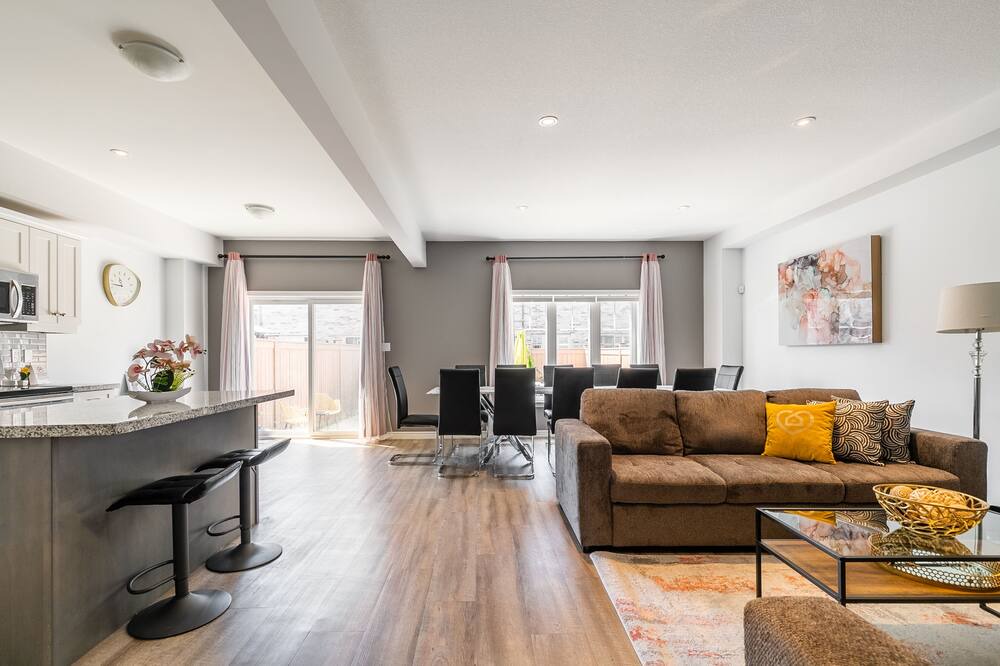 Photo of Livingroom in Stoney Creek