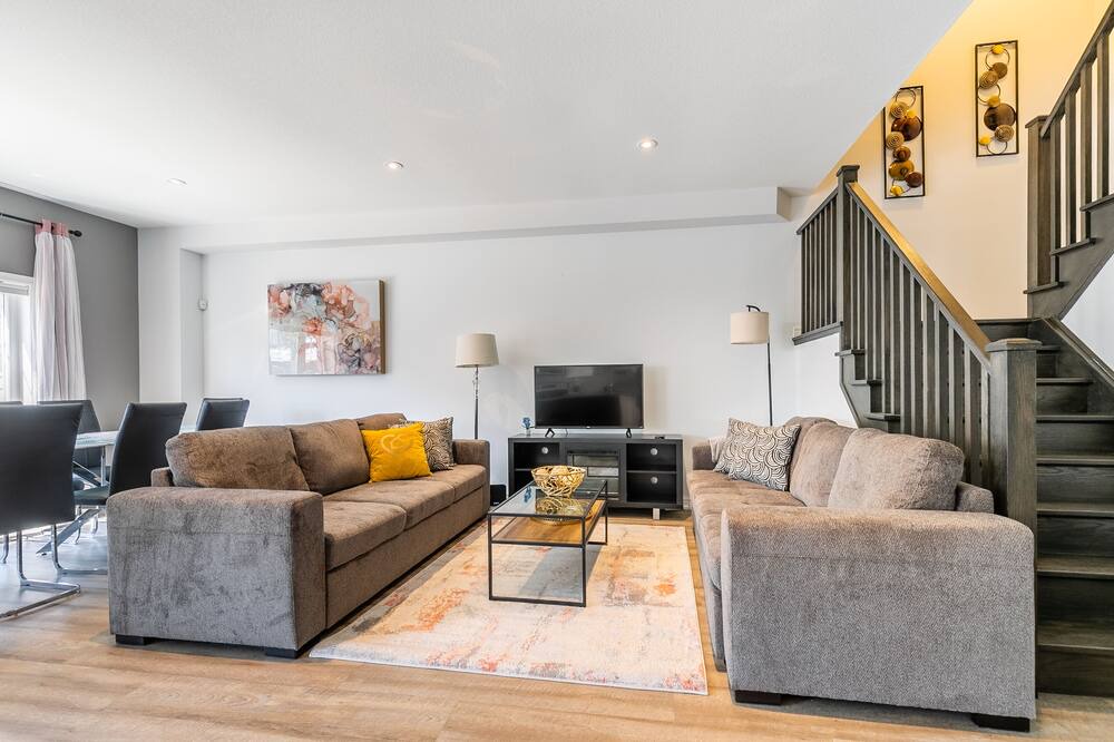 Photo of Livingroom in Stoney Creek