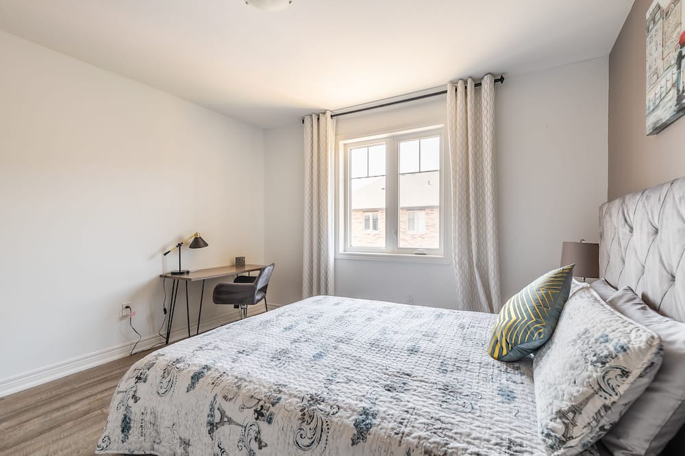 Photo of Bedroom in Stoney Creek