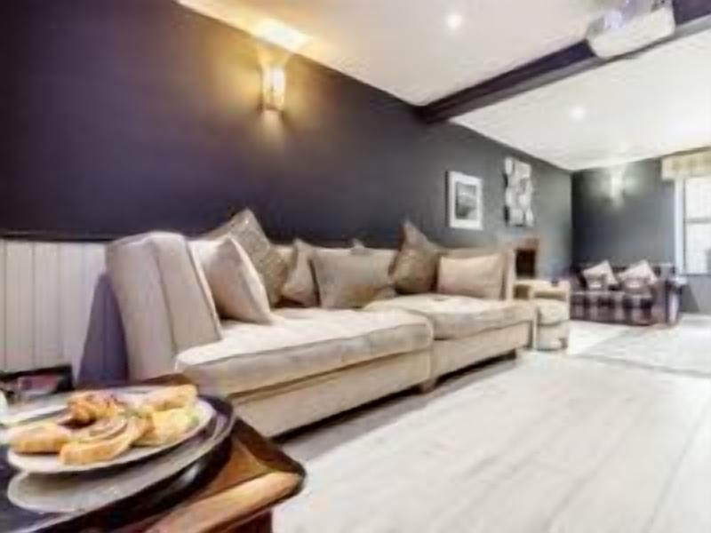 Photo of Others in Mauchline