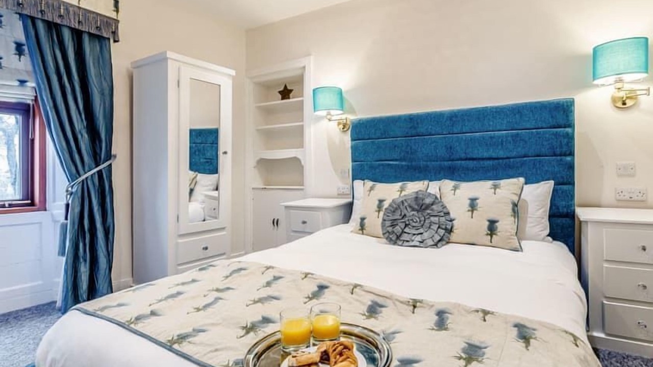 Photo of Others in Mauchline