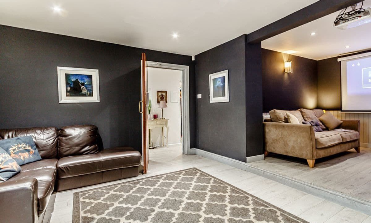 Photo of Others in Mauchline