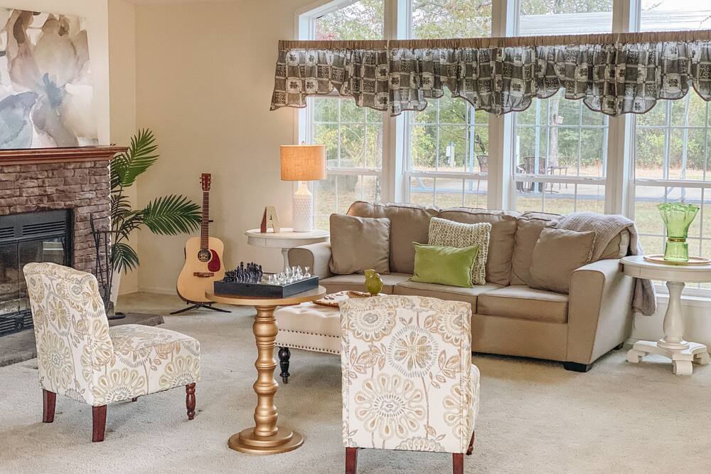 Photo of Livingroom in Nashoba