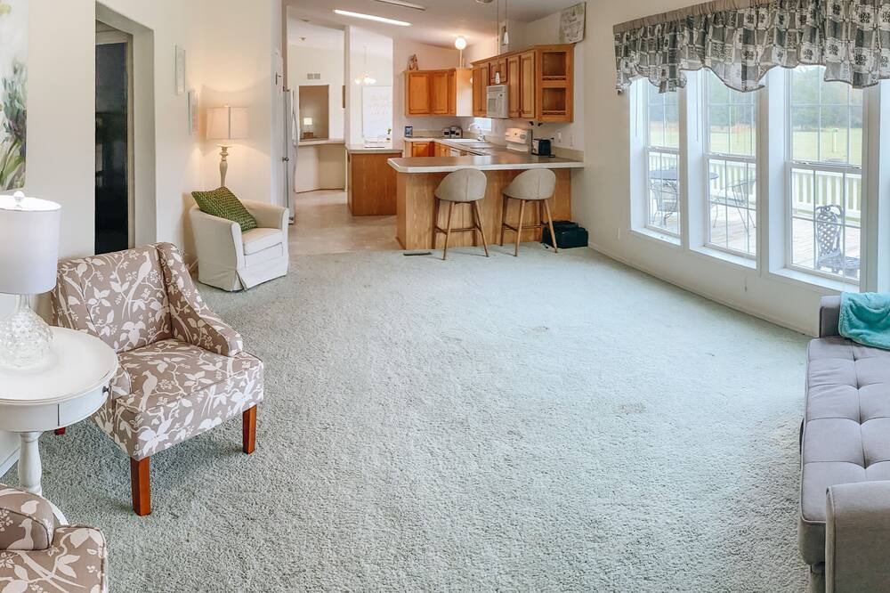 Photo of Livingroom in Nashoba