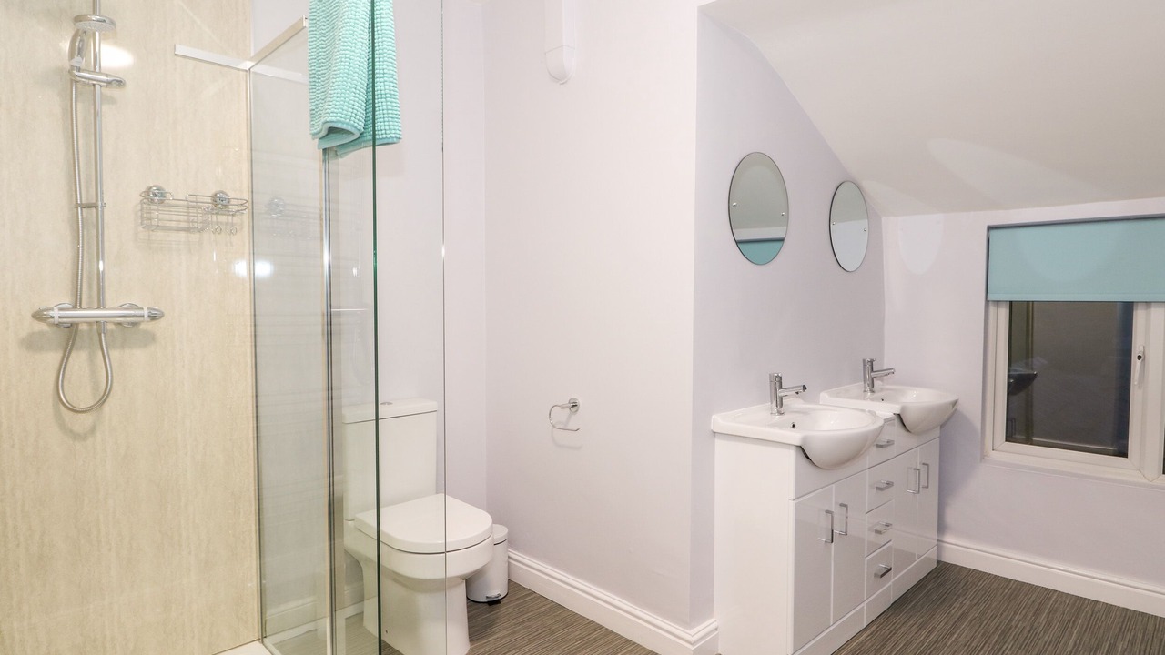 Photo of Others in Lincoln