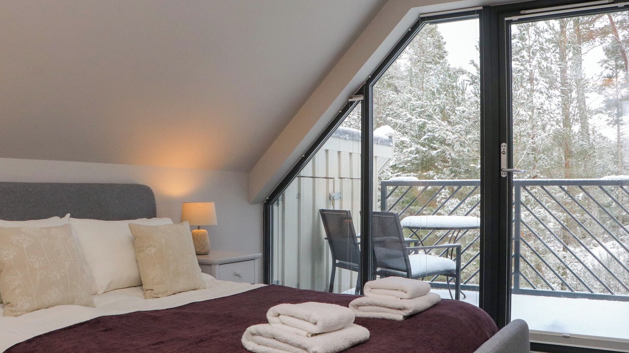 Photo of Others in Alvie