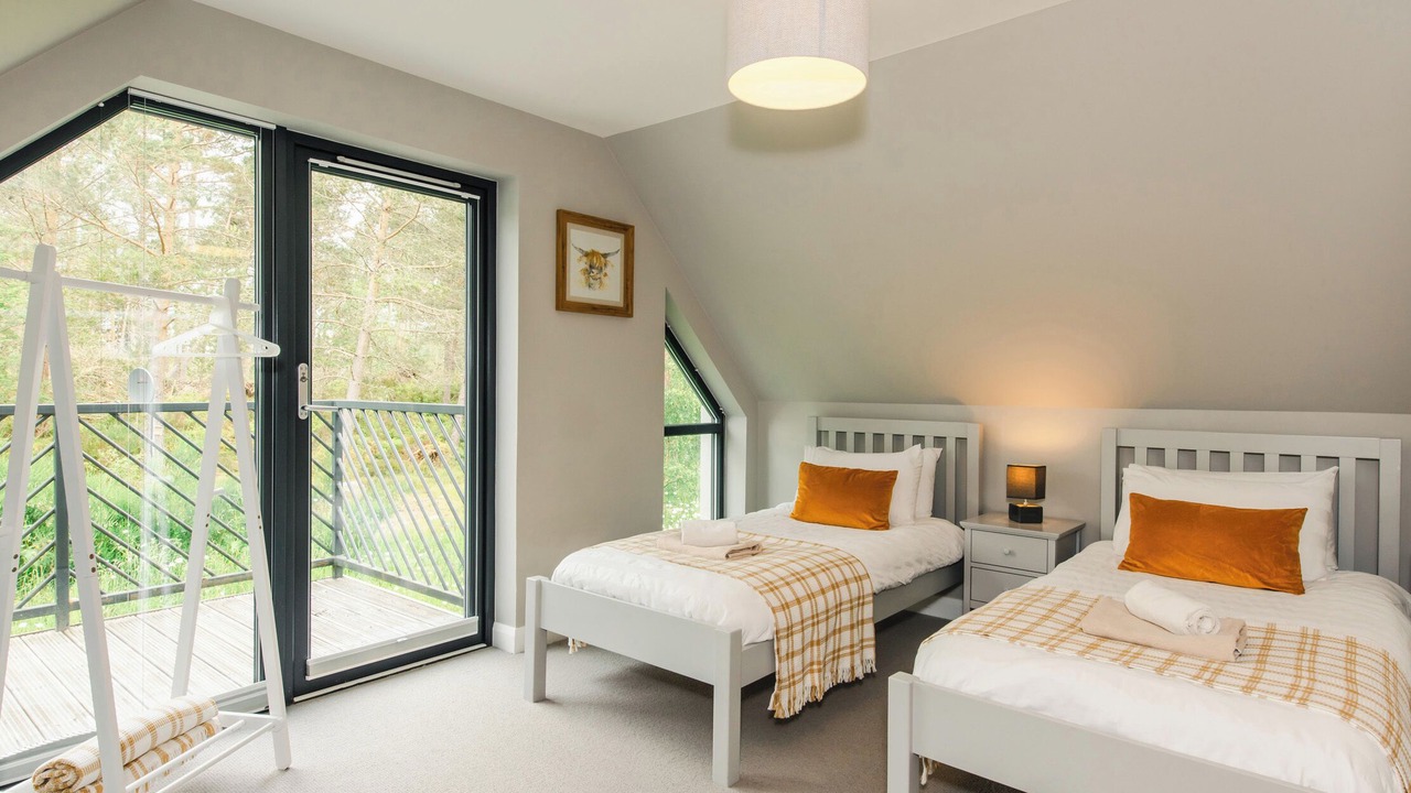 Photo of Others in Alvie