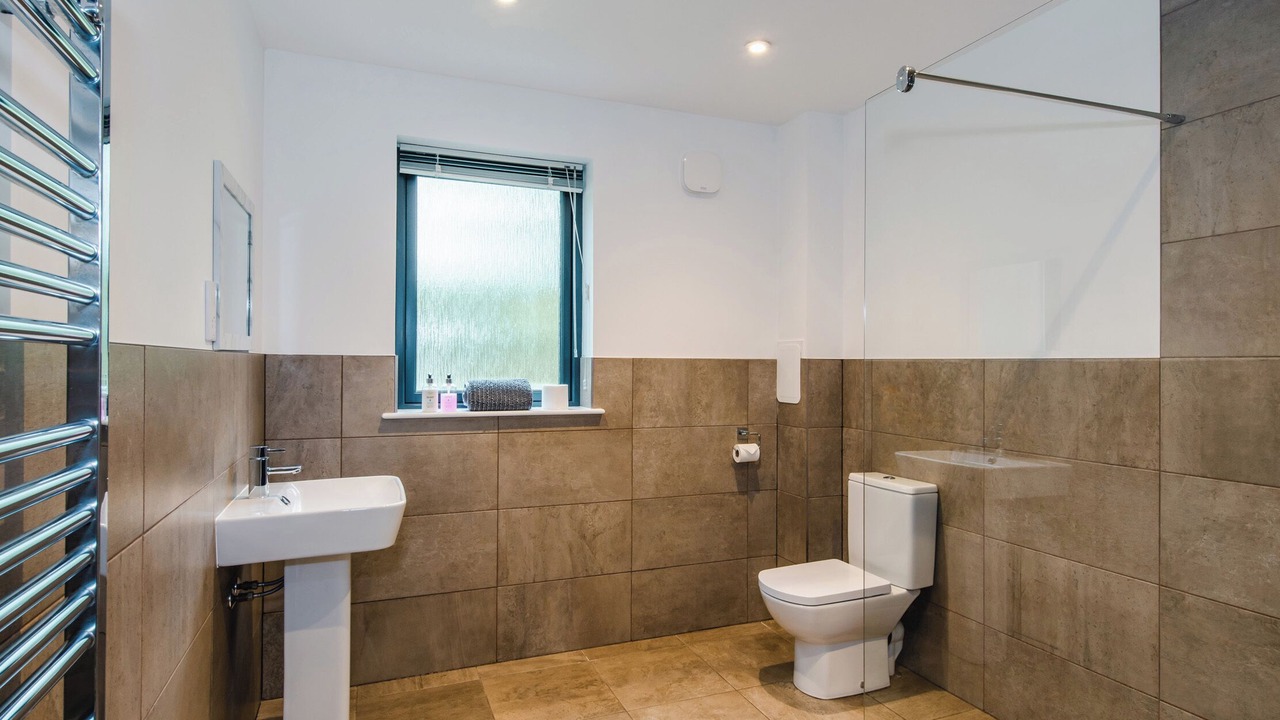 Photo of Others in Alvie