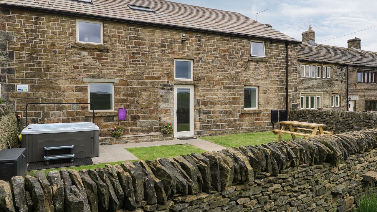 Photo of Outdoor in Saddleworth