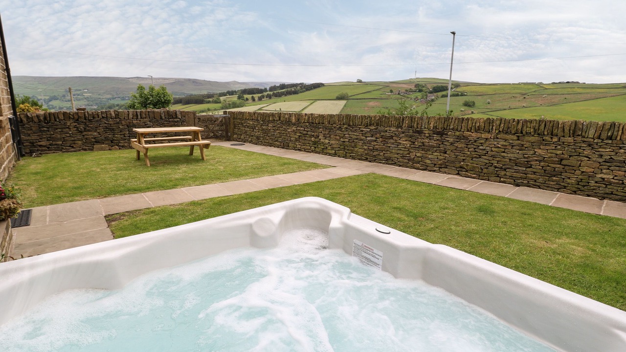 Photo of Others in Saddleworth