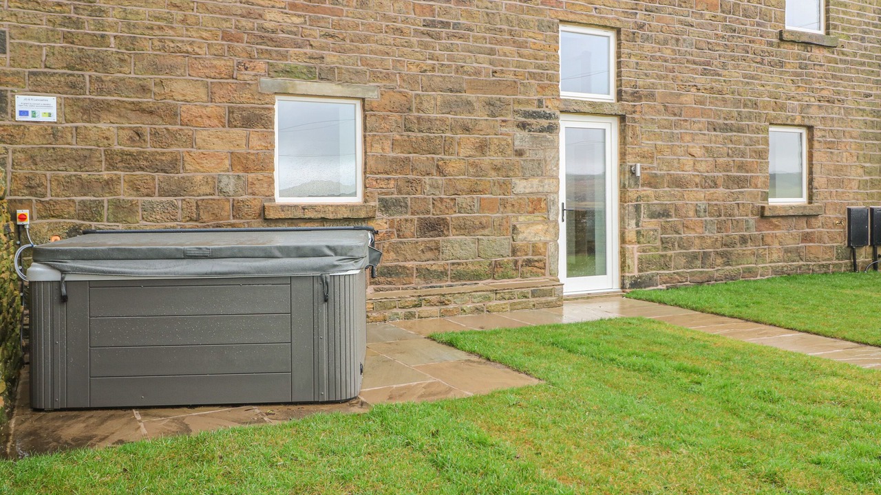 Photo of Others in Saddleworth