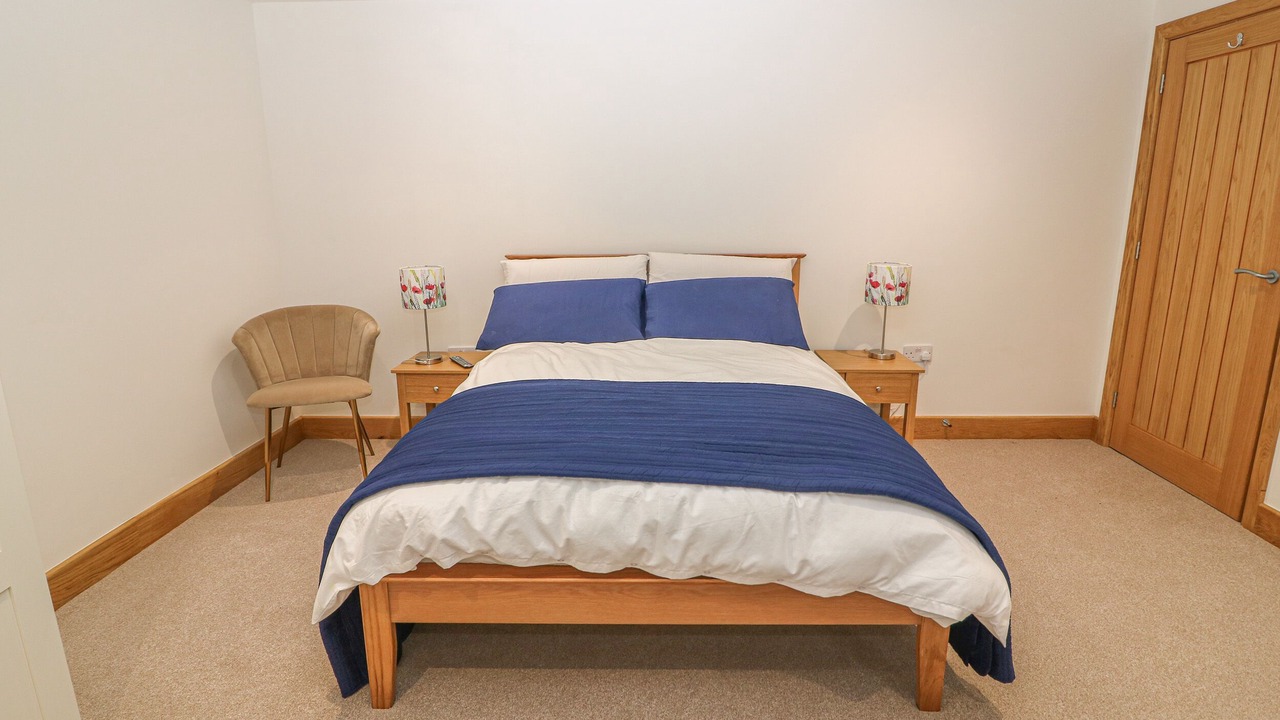 Photo of Others in Saddleworth