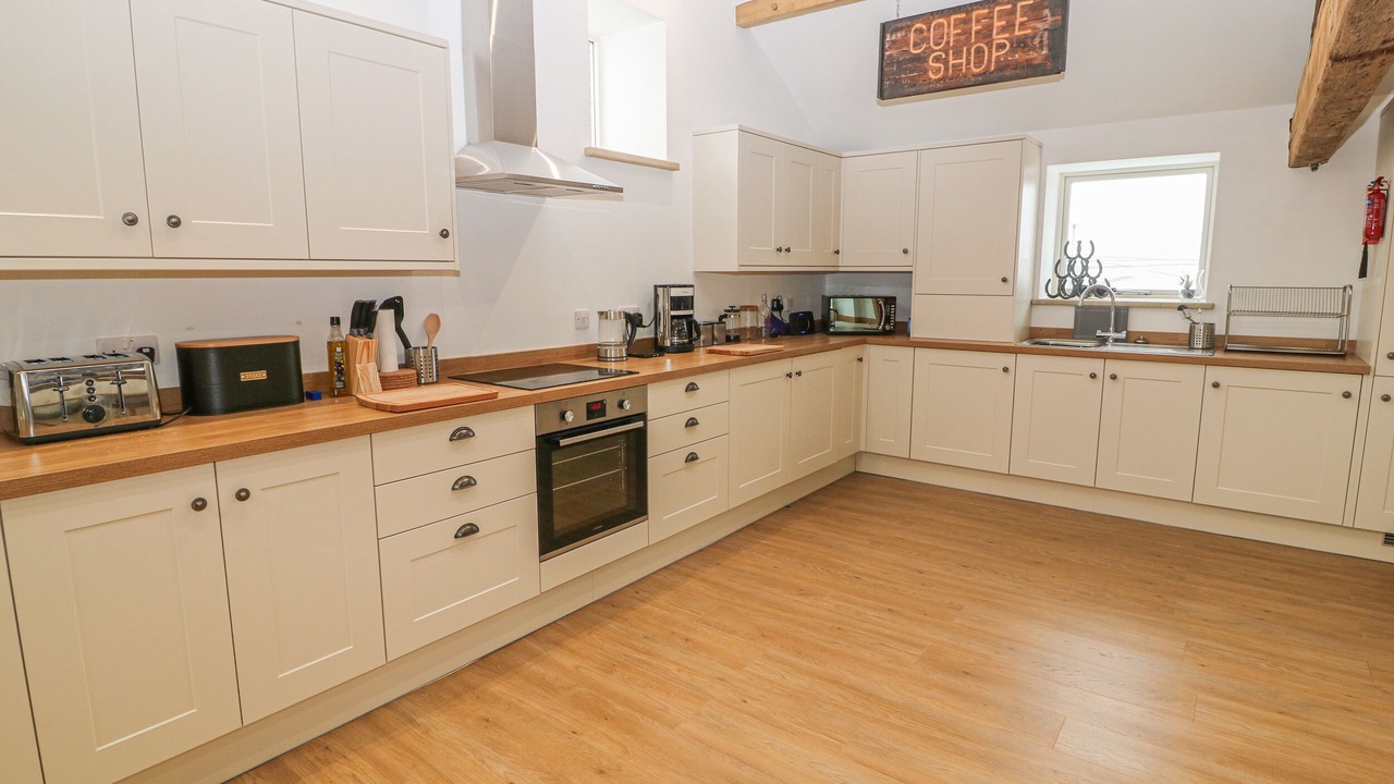 Photo of Others in Saddleworth