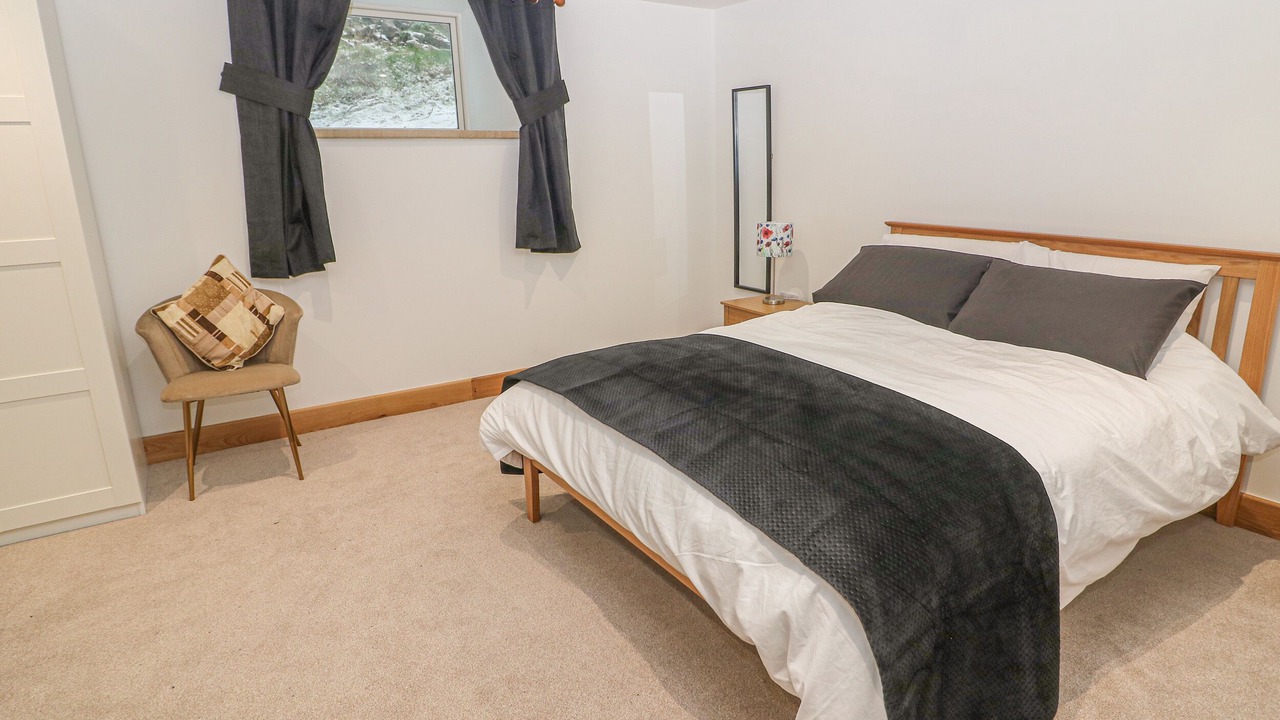 Photo of Others in Saddleworth