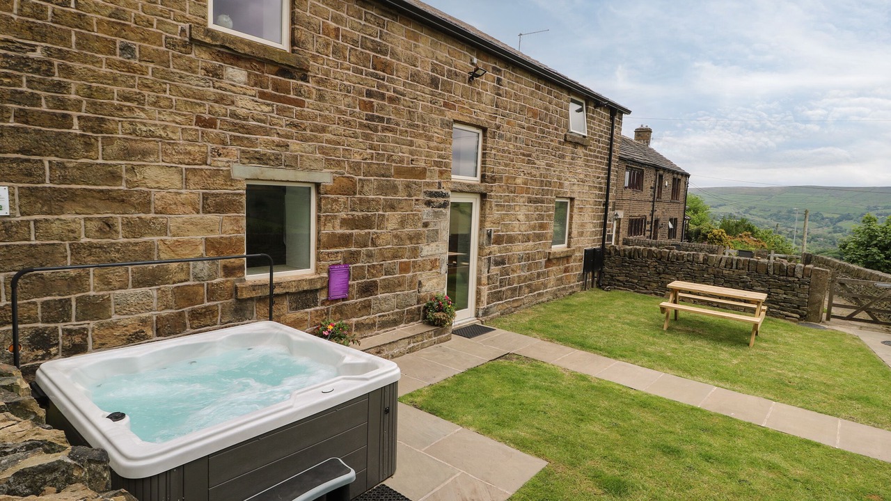 Photo of Others in Saddleworth