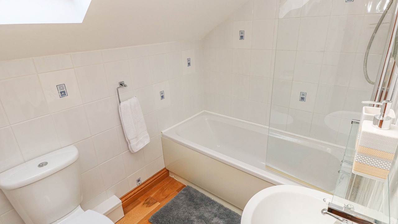 Photo of Bathroom in Llanddowror