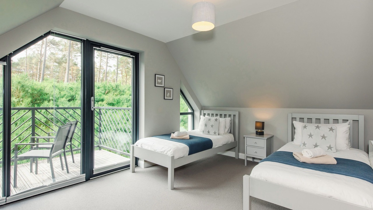 Photo of Others in Alvie