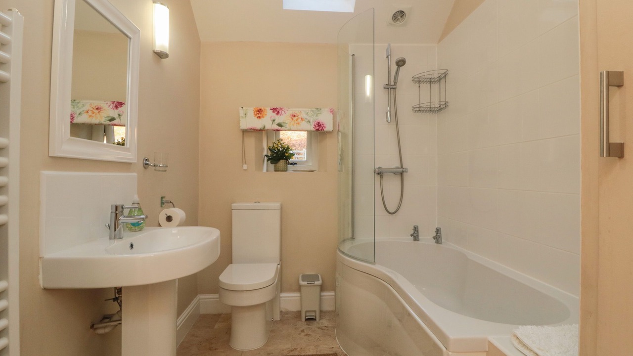 Photo of Others in Chop Gate