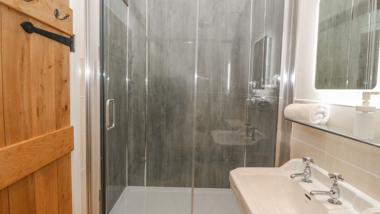 Photo of Bathroom in Tywyn