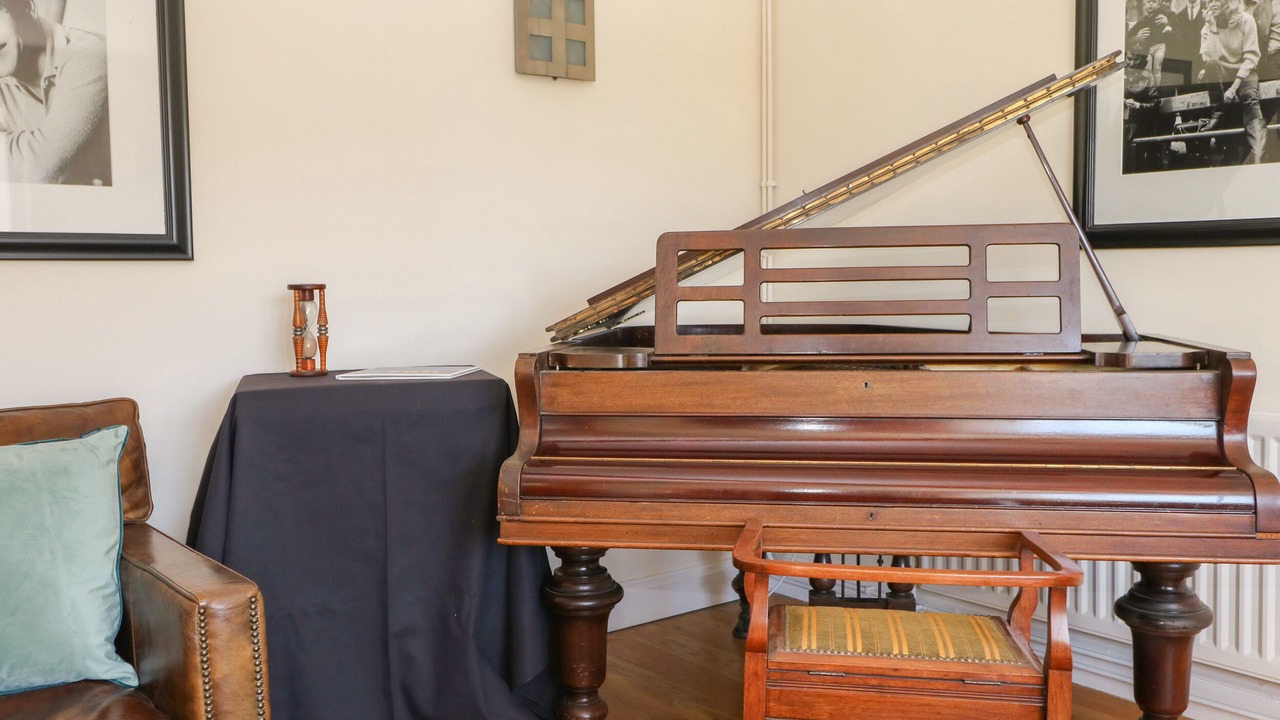 Photo of Others in Kingsley