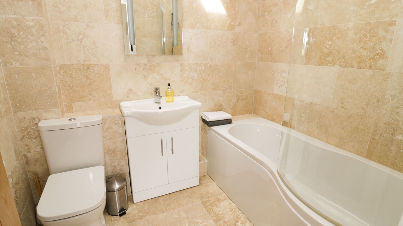 Photo of Others in Hellidon