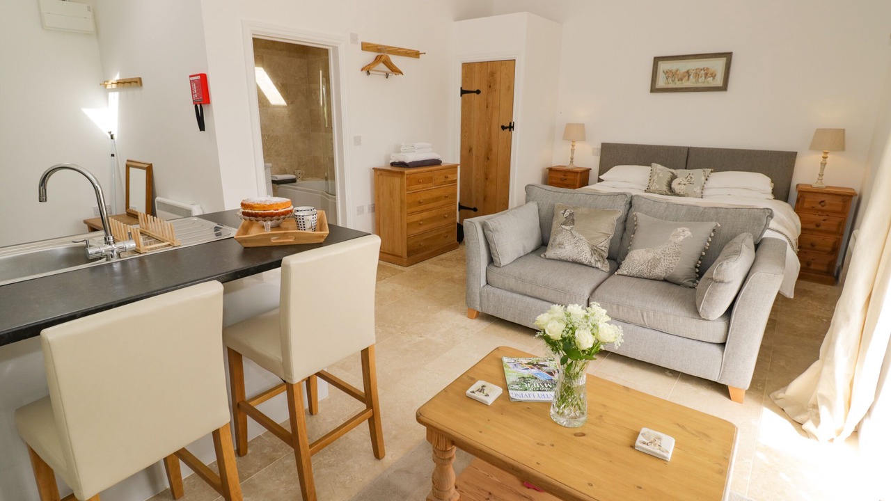 Photo of Others in Hellidon