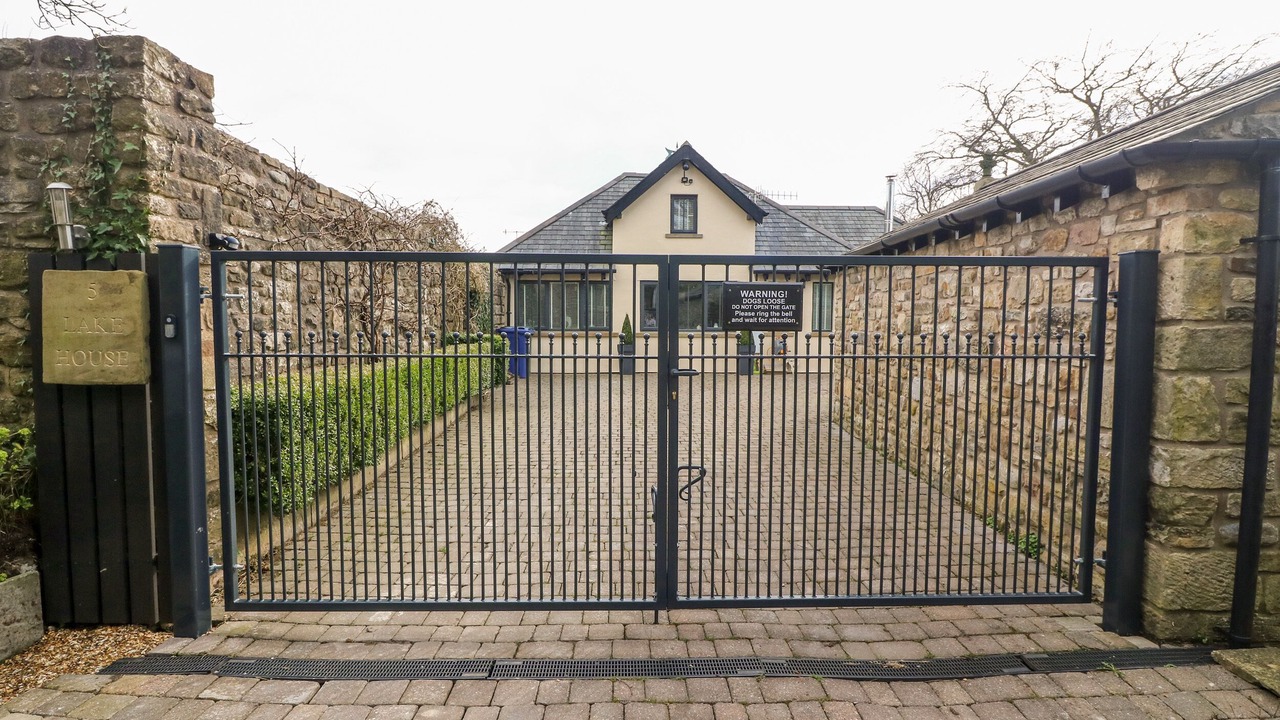 Photo of Others in Fourstones Near Bentham